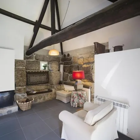 Fumeiro Holiday home *